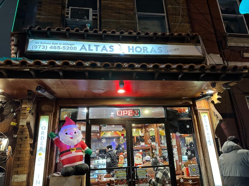 Altas Horas &mdash; Newark, NJ