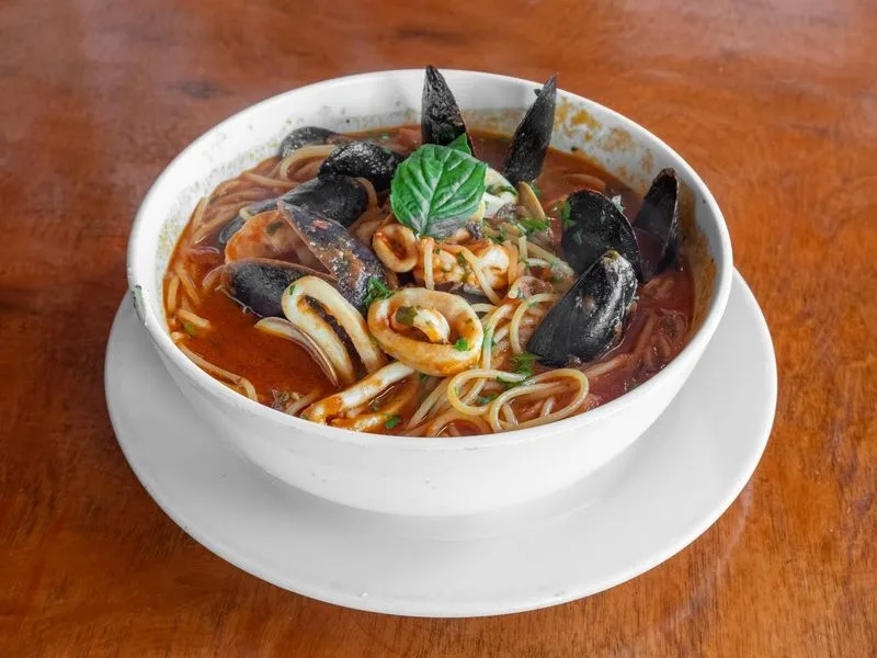 Linguine con Vongole and Seafood Pastas