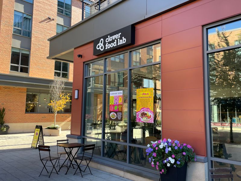 Clover Food Lab &ndash; Chickpea Sandwich