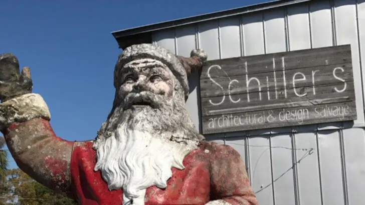 Florida&rsquo;s Most Unusual Antique Store is Tucked Inside a Giant Airplane Hangar
