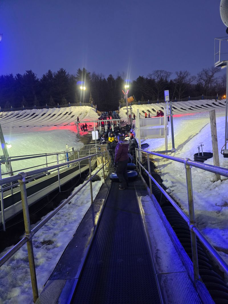 How to plan your glowing tubing session