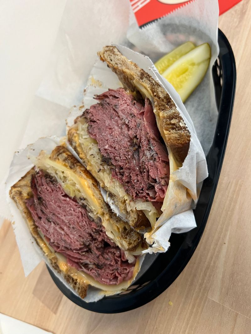 Helfeld's Delicatessen & Catering &mdash; Chicago, IL