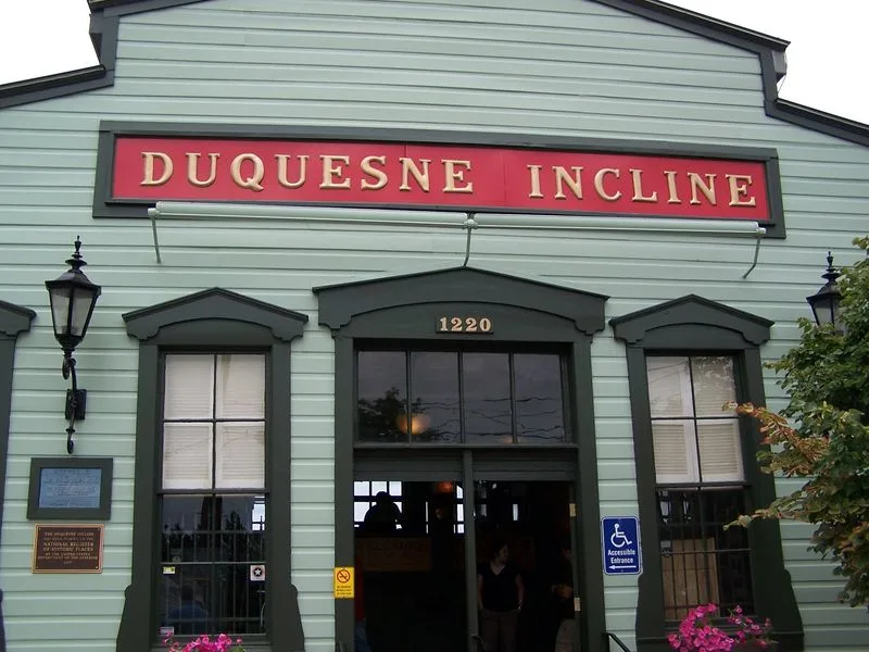 Pittsburgh&rsquo;s Duquesne Incline and Overlook