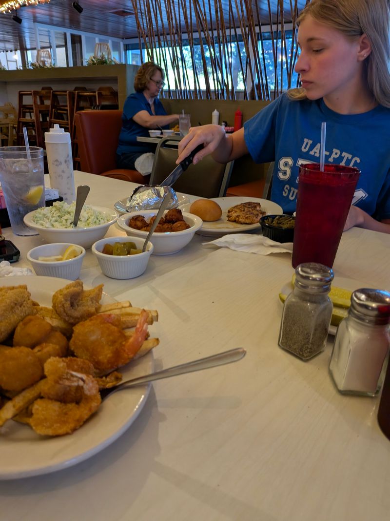 Friday Lunch, Saturday Crowd