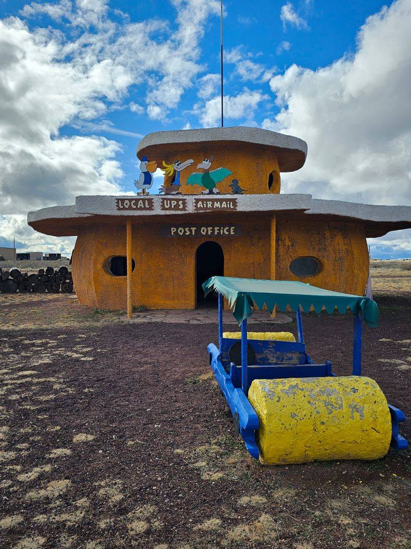 Flintstones Bedrock City – Williams