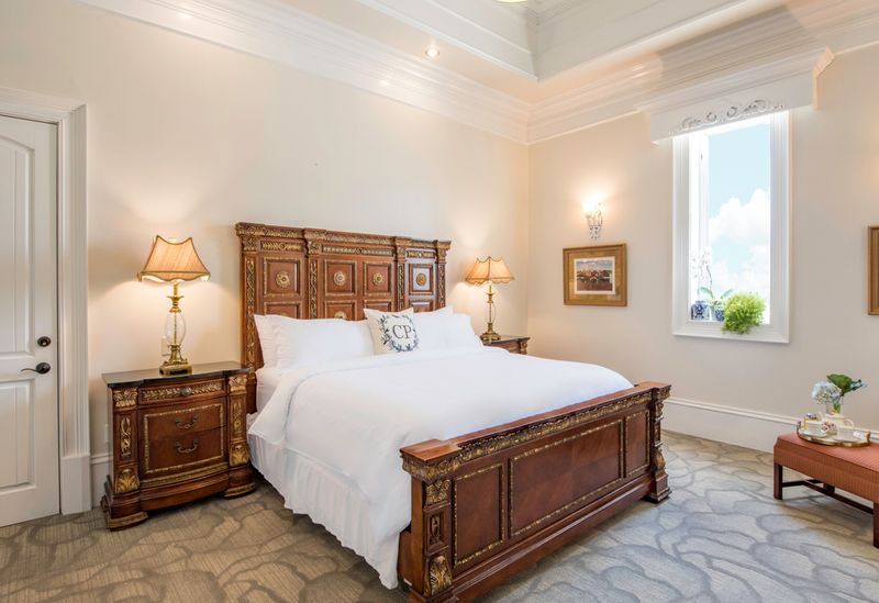 Regal Rooms, Suites, and Turret Stays