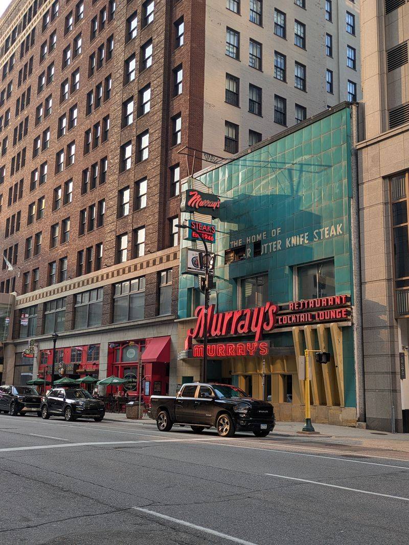 Practical planning: hours, reservations, and parking