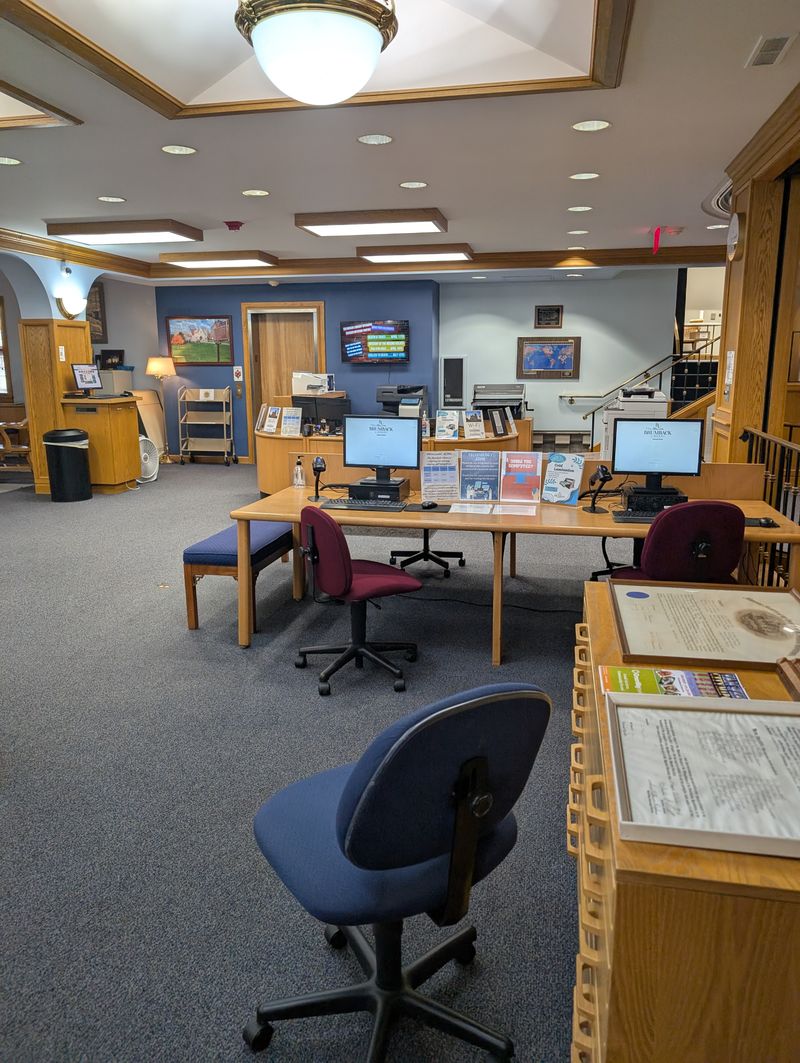 Tech, Wi‑Fi, And Study Zones