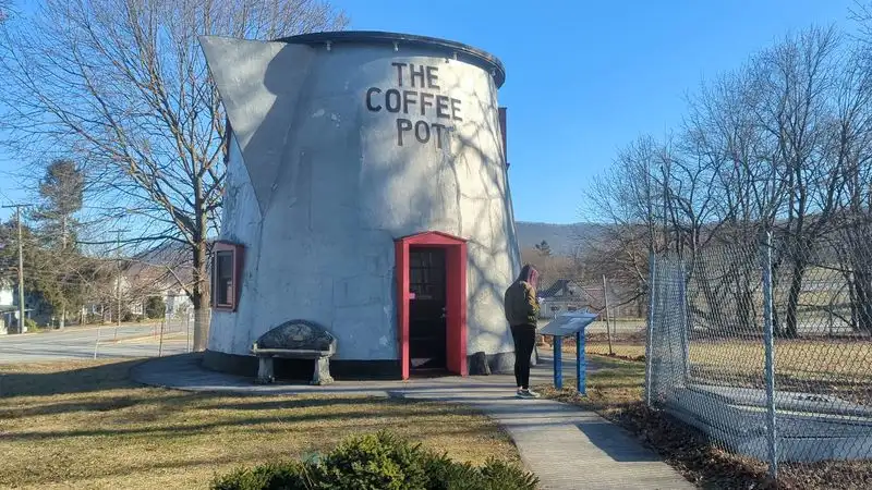 The Giant Coffee Pot of Bedford