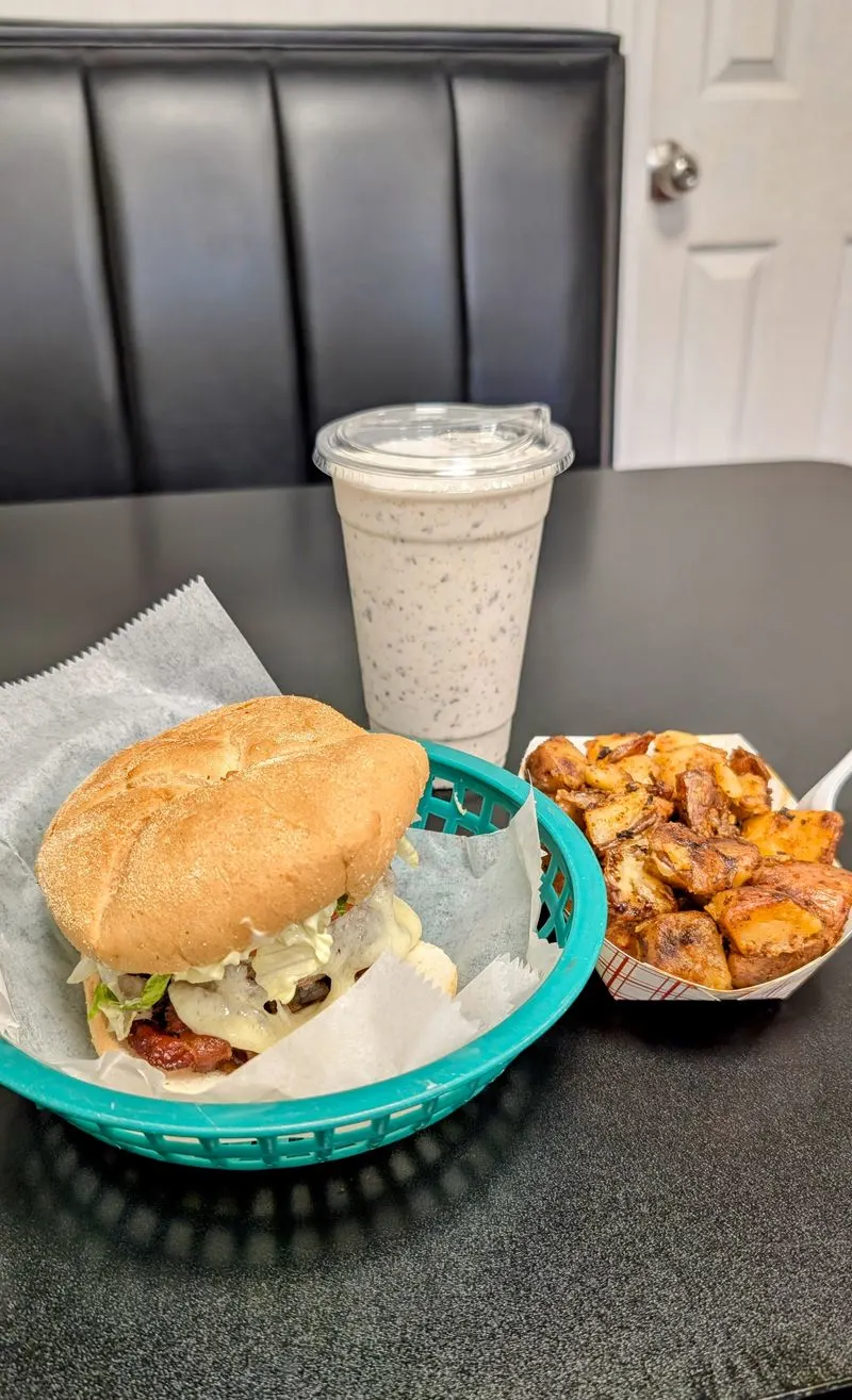 What to Order First Time: The Classic Steamed Cheeseburger