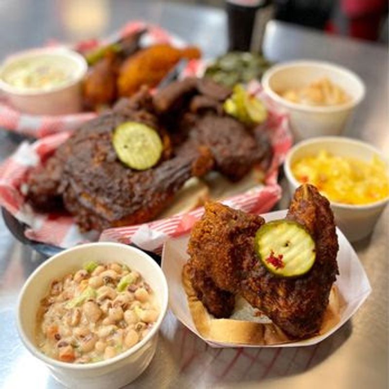 The classic hot chicken plate