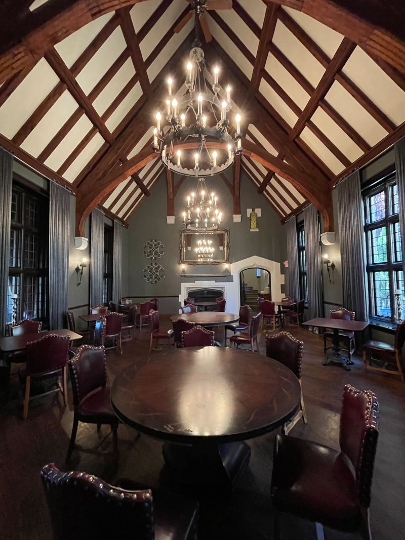 Atmosphere that feels like a storybook