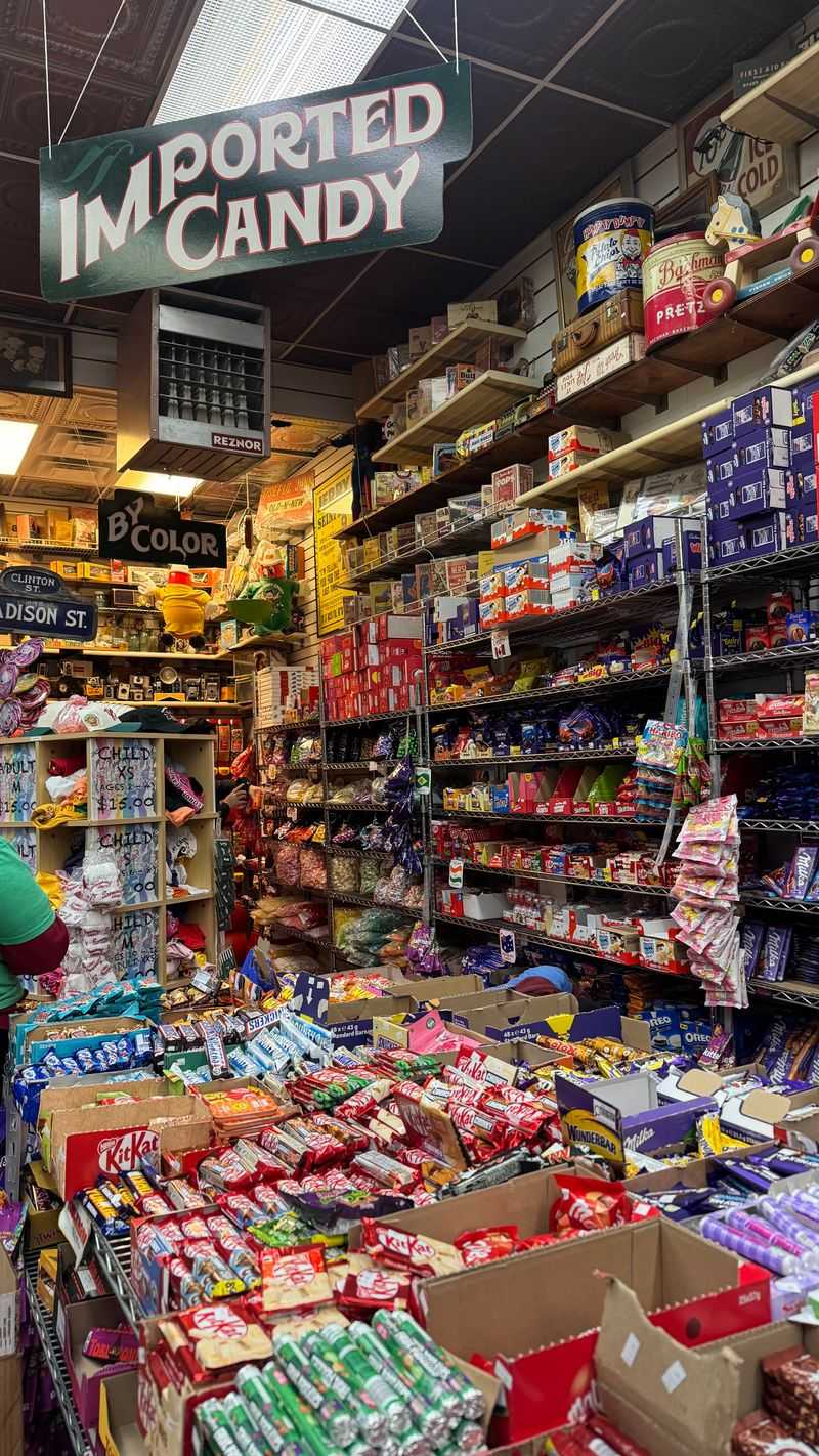 Illinois – Economy Candy, Chicago