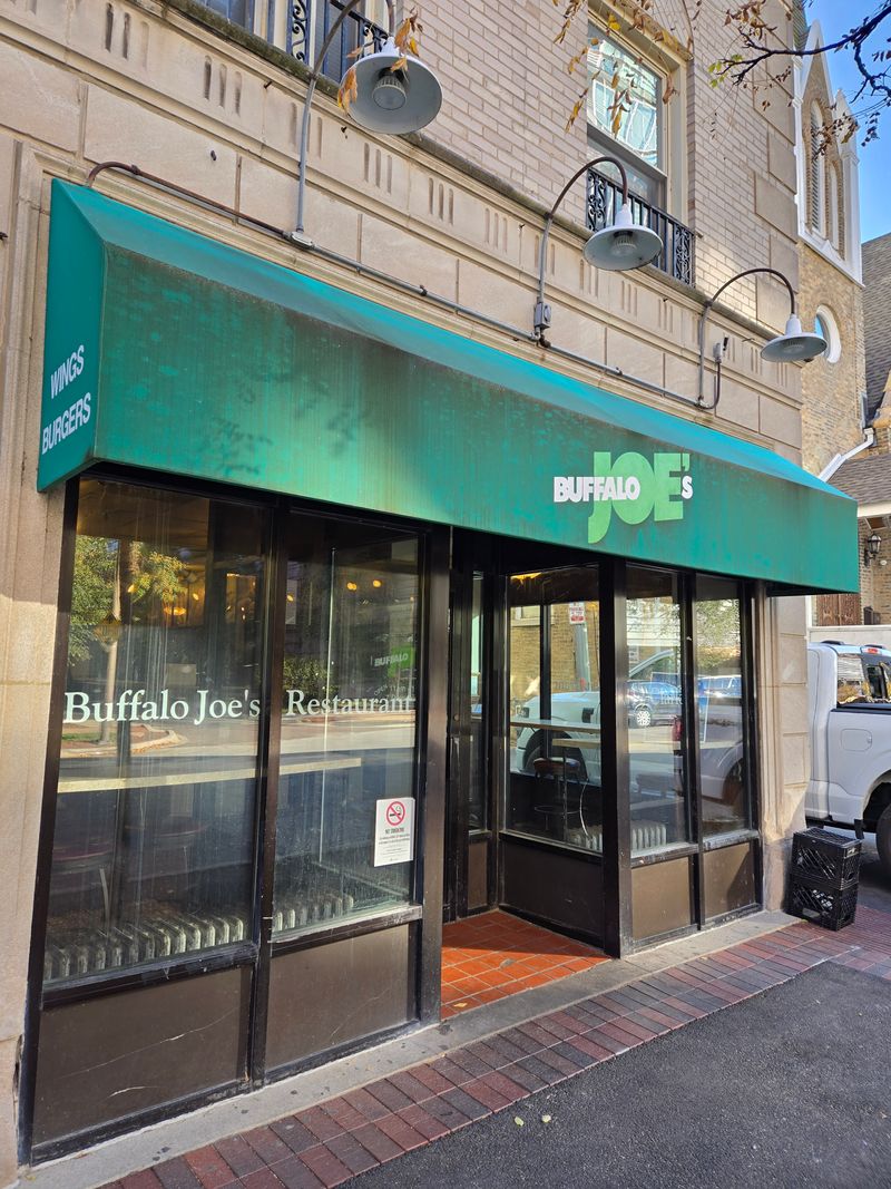 Illinois &ndash; Buffalo Joe&rsquo;s &ndash; Evanston