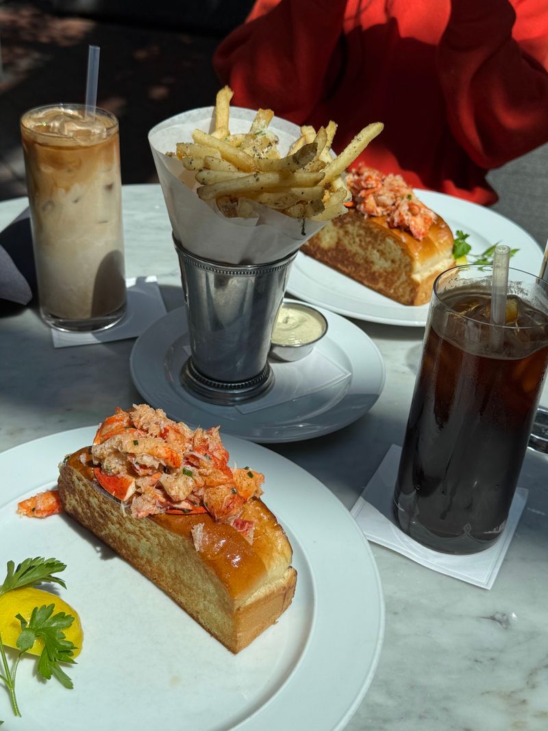 Illinois — 3 Arts Club Cafe, Chicago