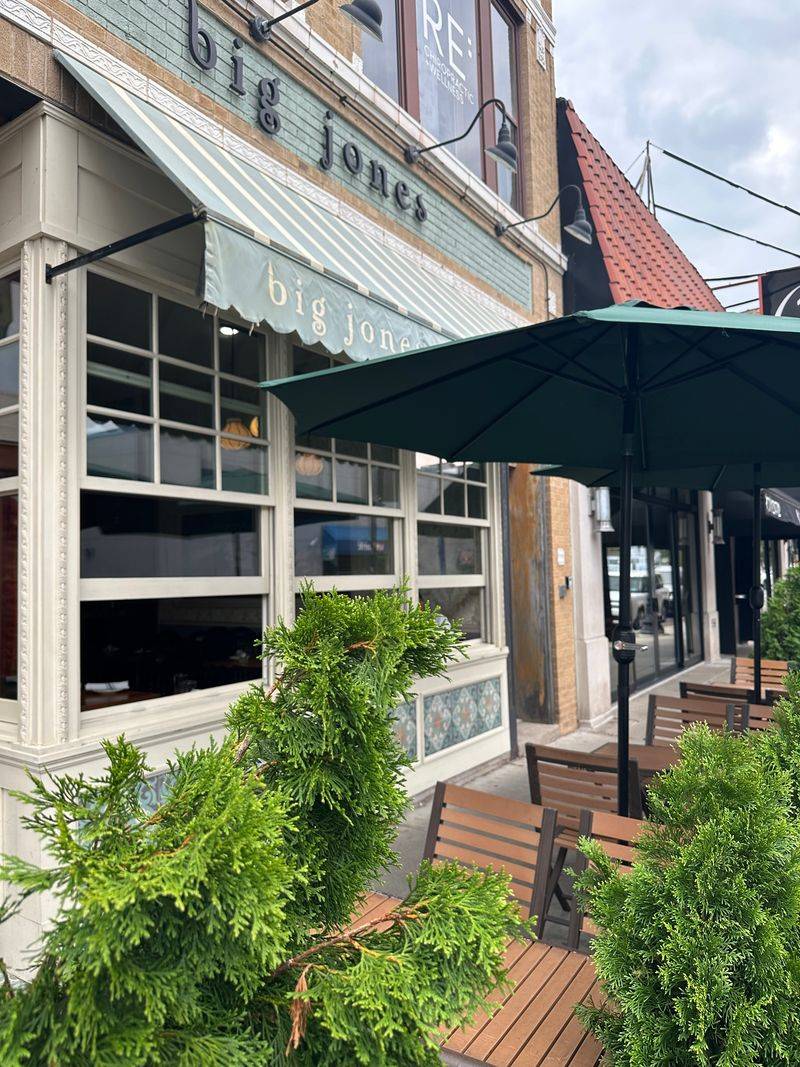 Illinois &mdash; Big Jones (Chicago)