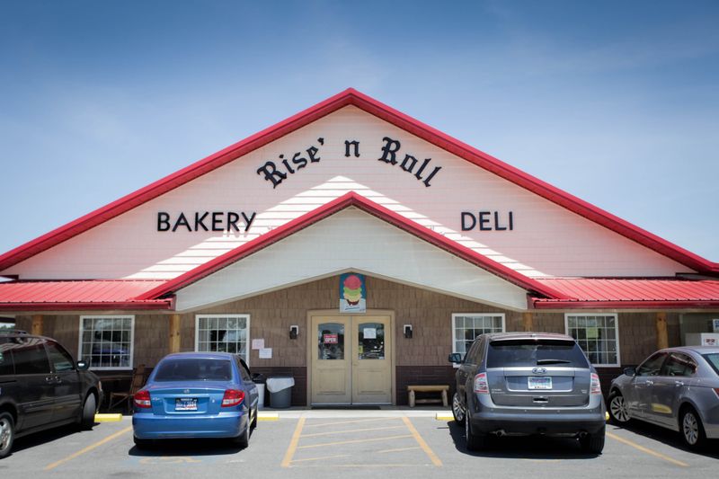 Indiana &mdash; Rise&rsquo;n Roll Bakery (Middlebury)