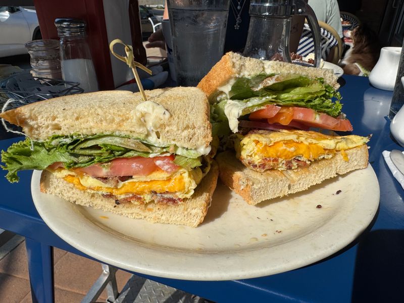Iowa &ndash; Bluebird Caf&eacute;, Iowa City