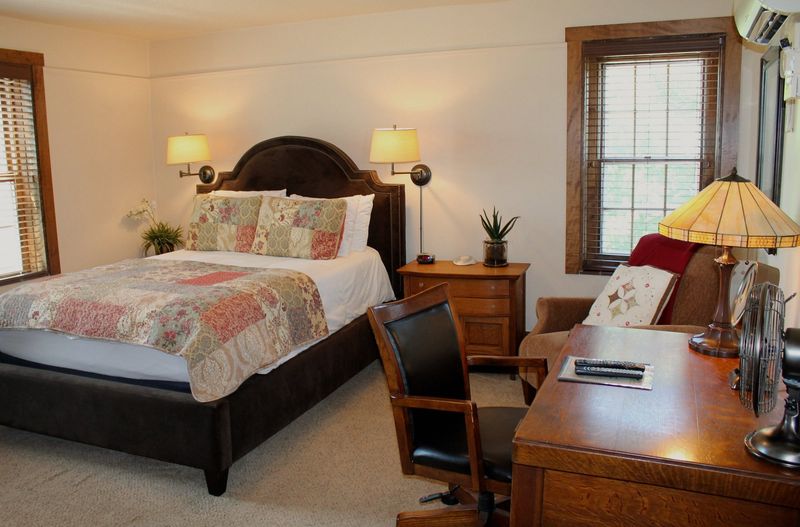 Iowa &ndash; Iowa House Bed & Breakfast, Ames, IA