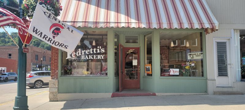 Iowa &mdash; Pedretti&rsquo;s Bakery (Elkader)