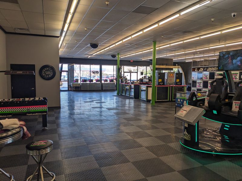 What Locals Say: Staff, Clean Air, And Vibes