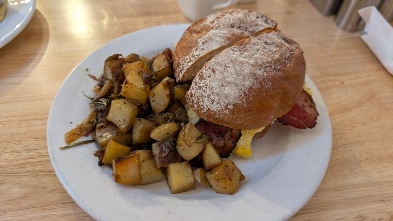 Hash browns, preserves, and the sides that make the meal