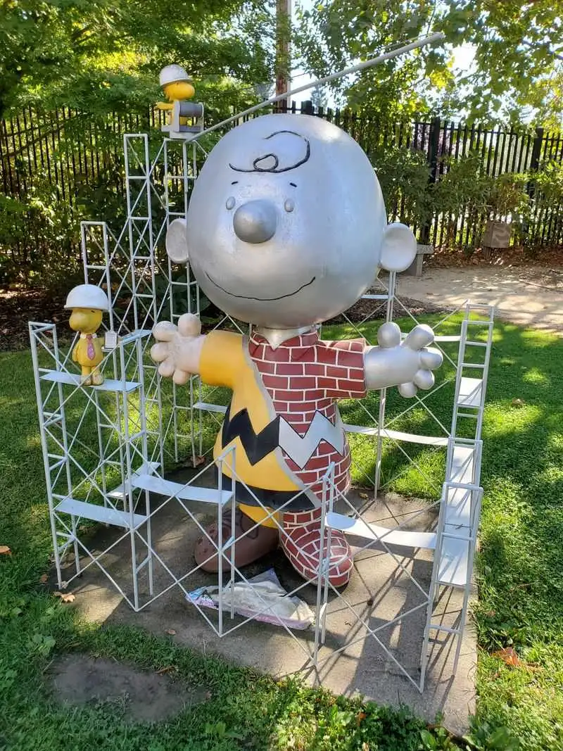 Seasonal Peanuts Photo Garden