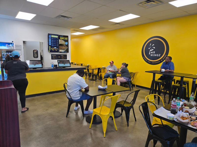 Kansas &ndash; Mr. Wingz &ndash; Overland Park