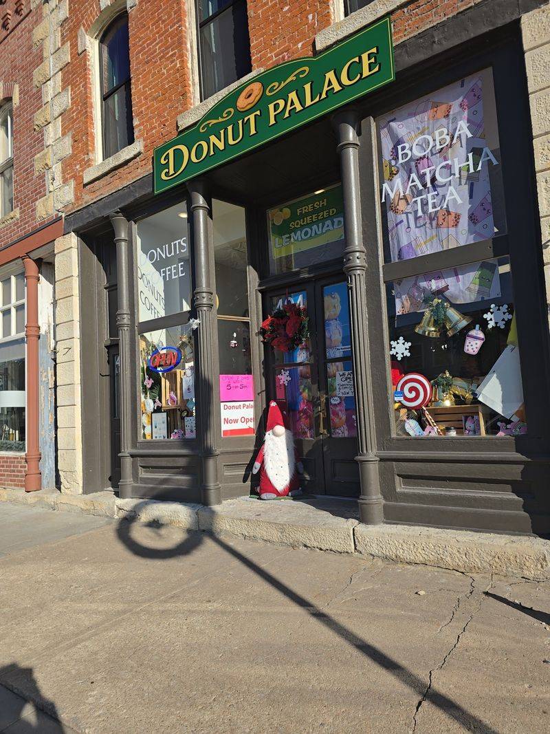 Kansas &mdash; Donut Palace (Wamego)