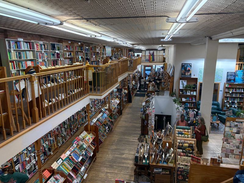 Country Bookshelf &mdash; Bozeman, MT