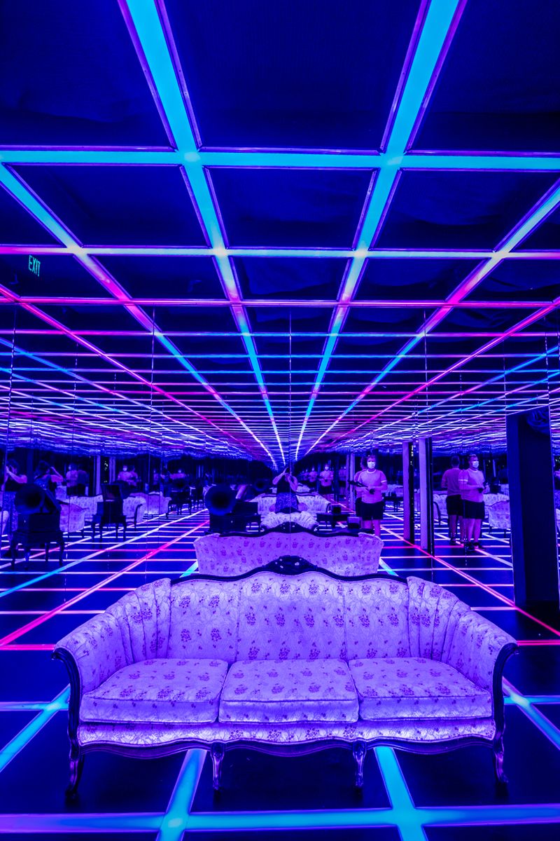 First Impressions: Lobby, Vibe, and Flow