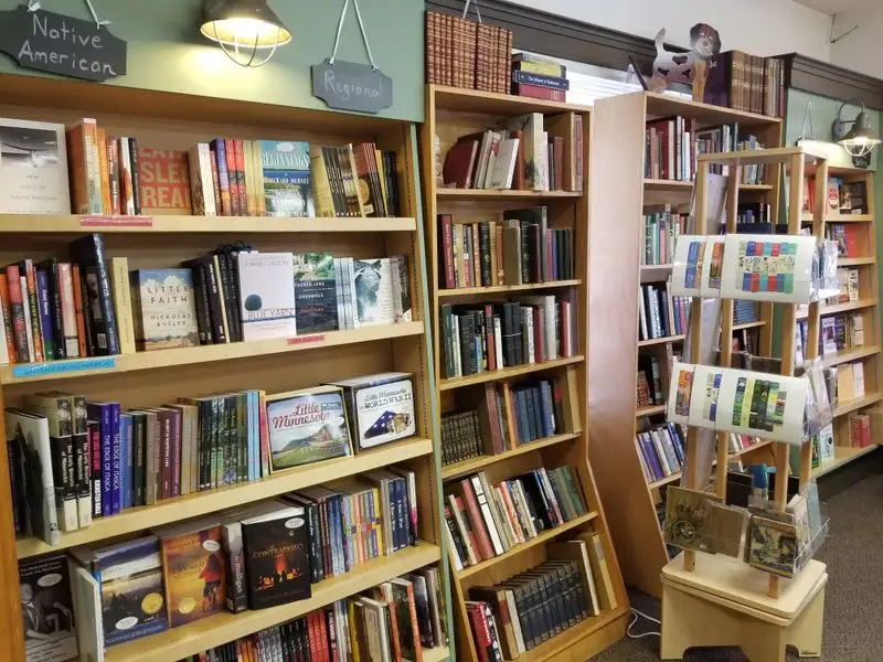 Beagle and Wolf Books & Bindery