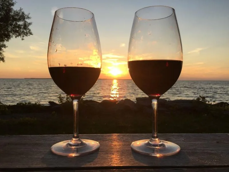 Sunsets, sunrises, and wind