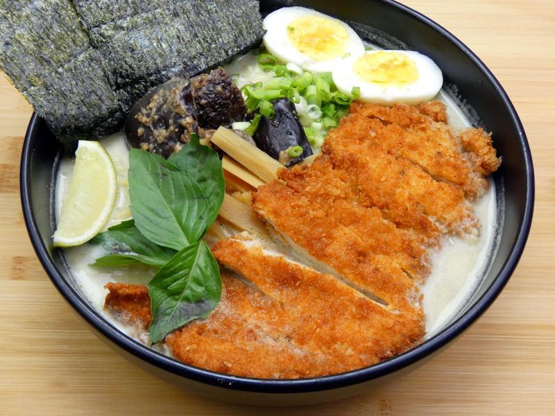 Thai food connection &mdash; Manchester, New Hampshire