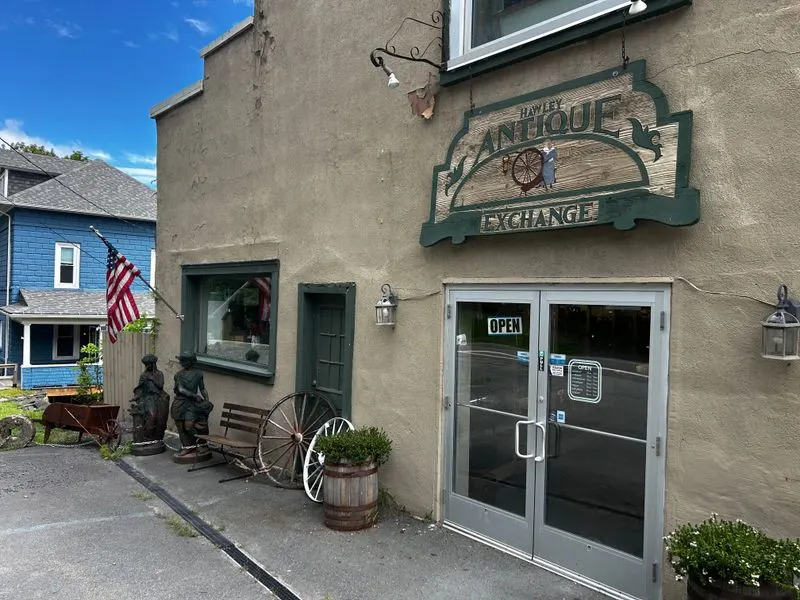 Afternoon Curiosities: Hawley Shops and Historic Corners