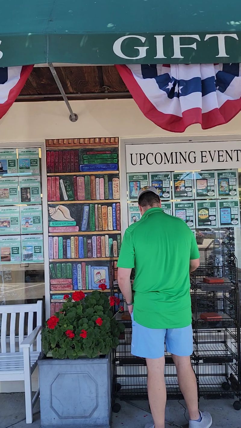 Gifts, journals, and clever extras that make browsing fun