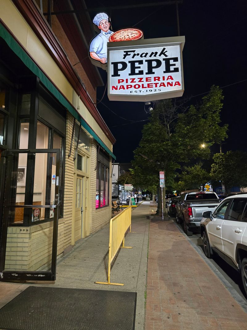 Practical details: hours, parking, and contact