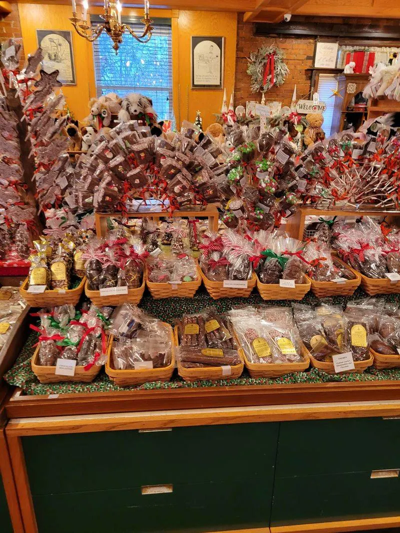 Gifts that impress: wrapping, assortments, and presentation