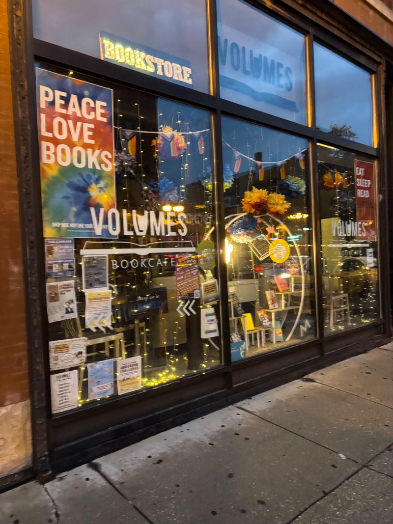 Volumes Bookcafe (Chicago)