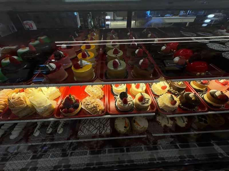 F. Monteleone Bakery & Cafe