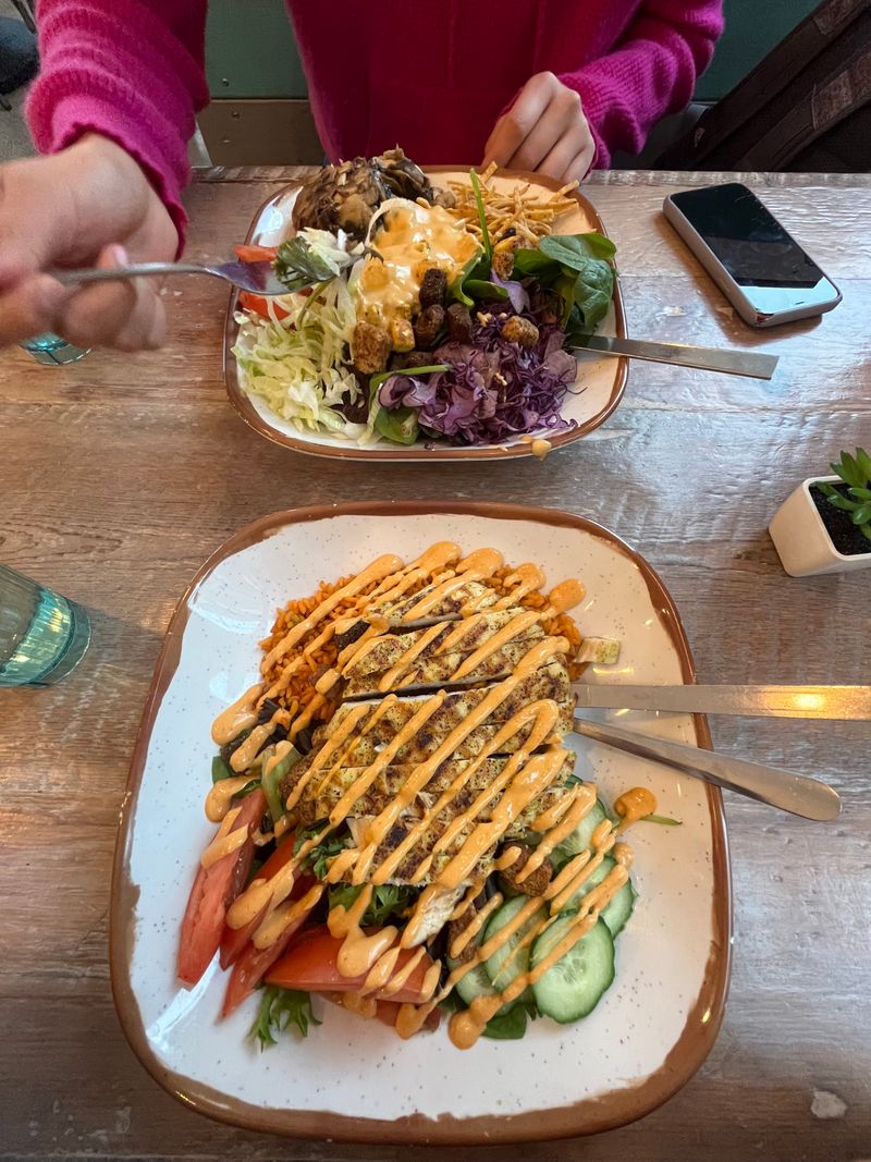 Dining Scene: From Cozy Cafes to Chef Driven Hits