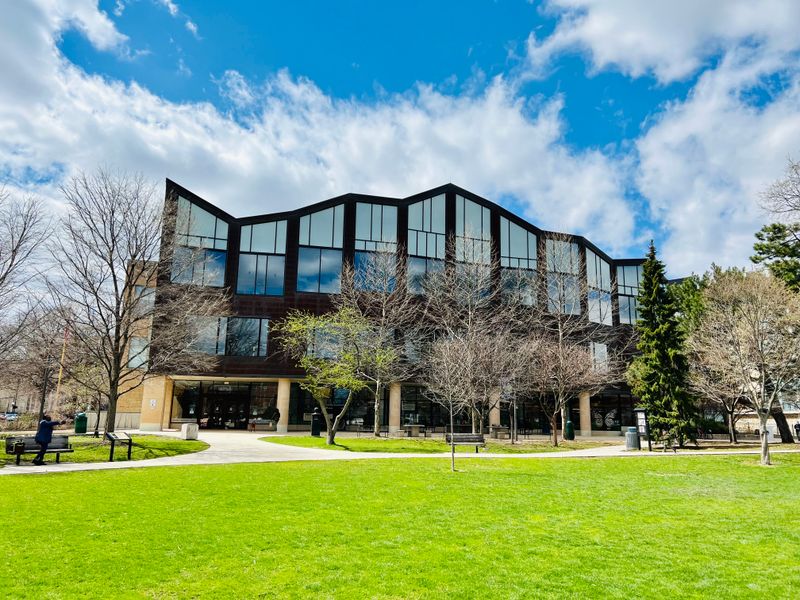 Oak Park Public Library &mdash; Oak Park, Illinois