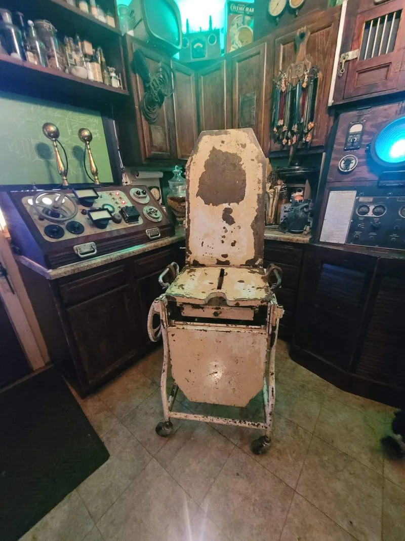 Shadow Portrait Studio