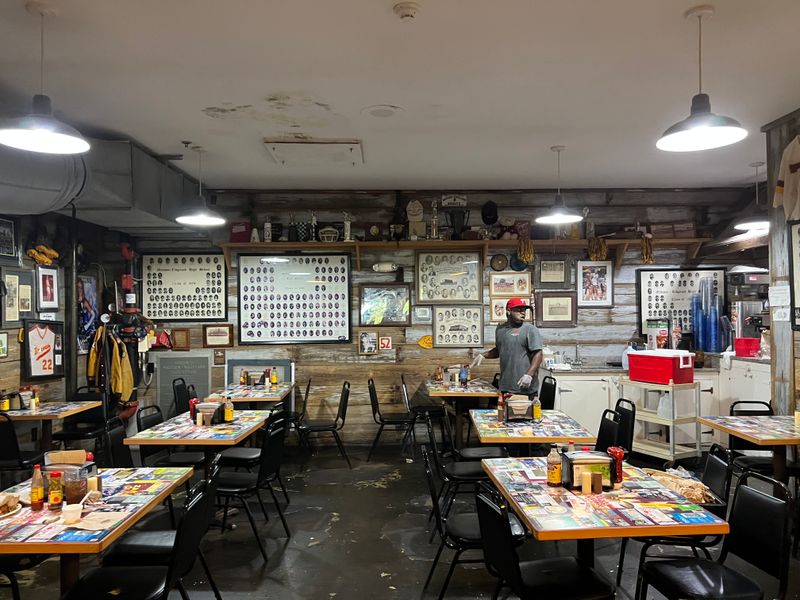 Mississippi &mdash; Mama Hamil's Southern Cookin' and Bar B Que Buffet (Madison)