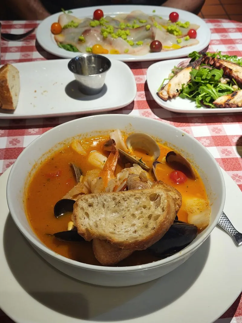 Garlic bread and the perfect dunk