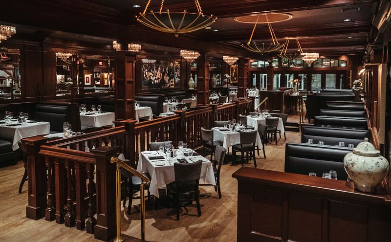 Ambiance, service, and that old fashioned charm