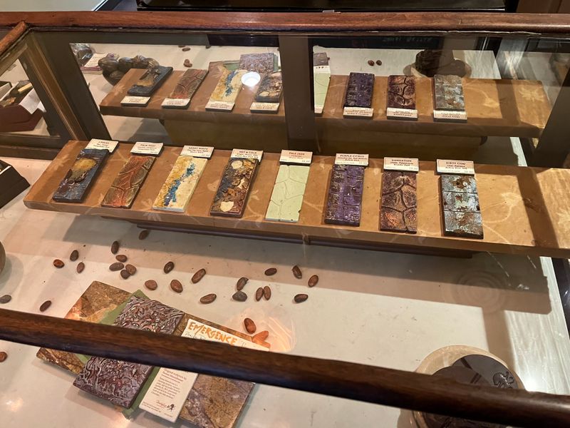 New Hampshire &mdash; CocoaLove (formerly Dancing Lion space)