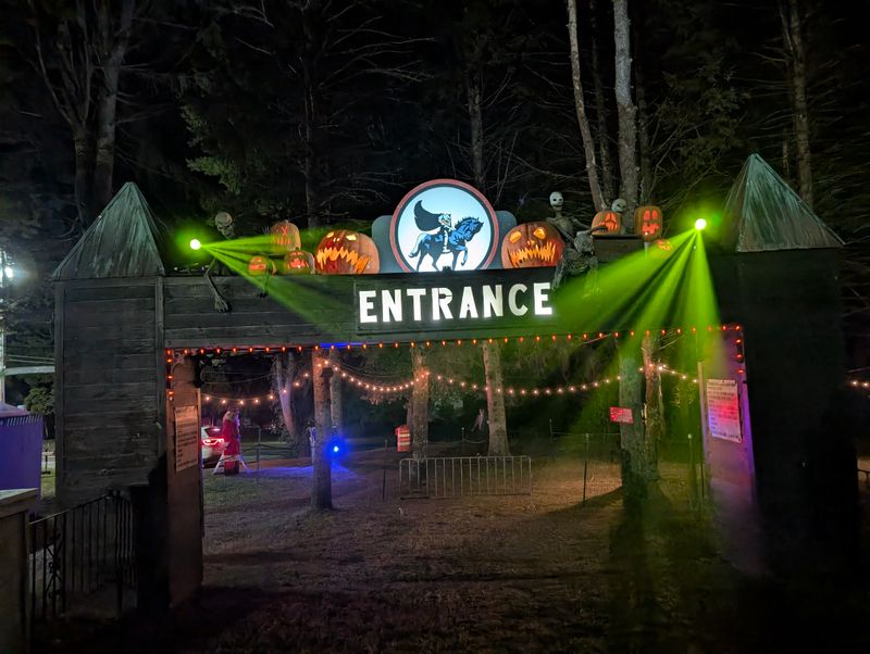 New York &mdash; Headless Horseman Hayrides and Haunted Houses (Ulster Park)