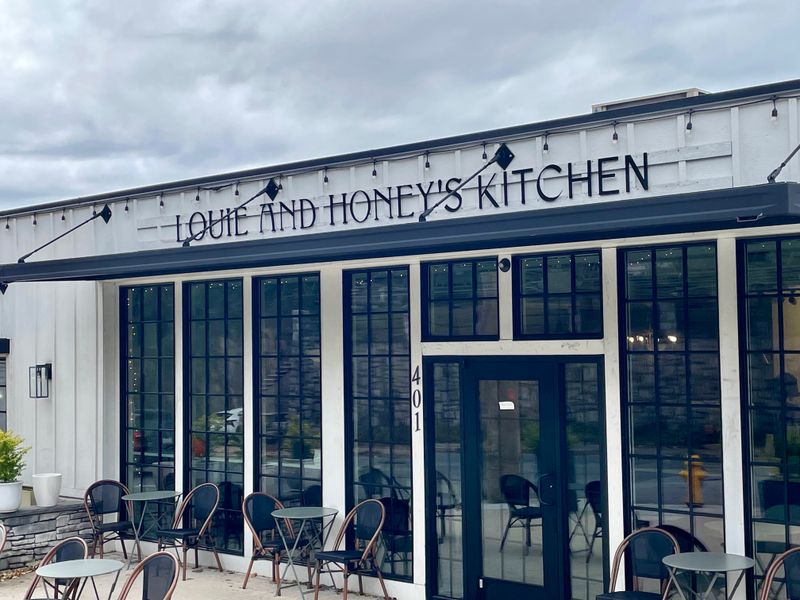 North Carolina &ndash; Louie and Honey&rsquo;s Kitchen &ndash; (Winston-Salem)