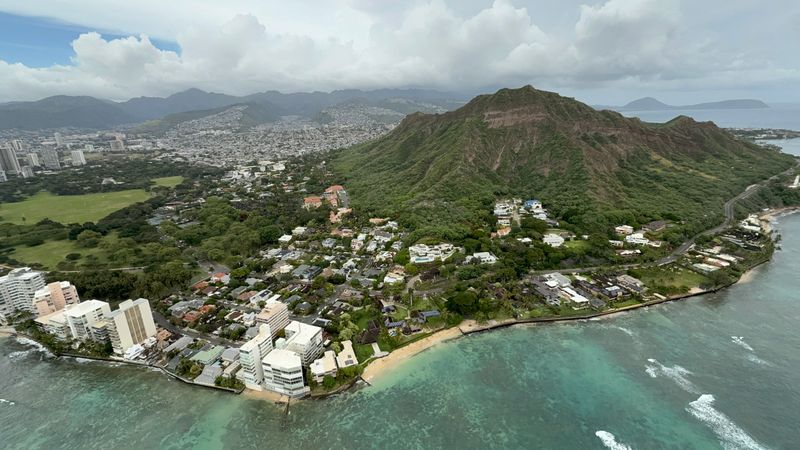 Honolulu Coastline Helicopter Tour &mdash; Honolulu, Hawaii